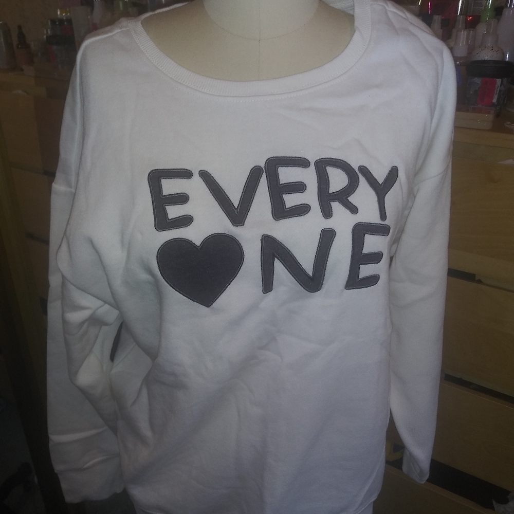 Ellen everyone sweater NWOT